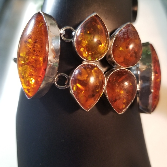 SPECTACULAR BRACELET NWOT - Picture 4 of 13